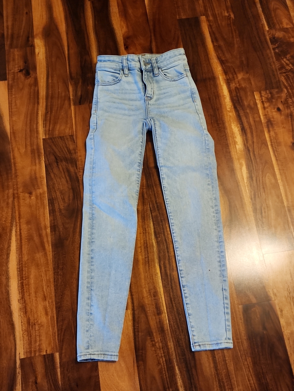 American Eagle Outfitters Light Wash High-Rise Skinny Jeans